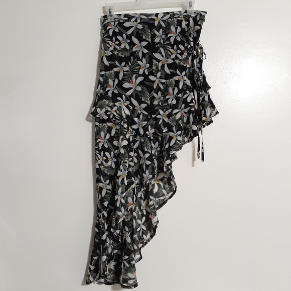 LF Dresses & Skirts - LF Seek The Label Asymetrical Floral Skirt Med NWT